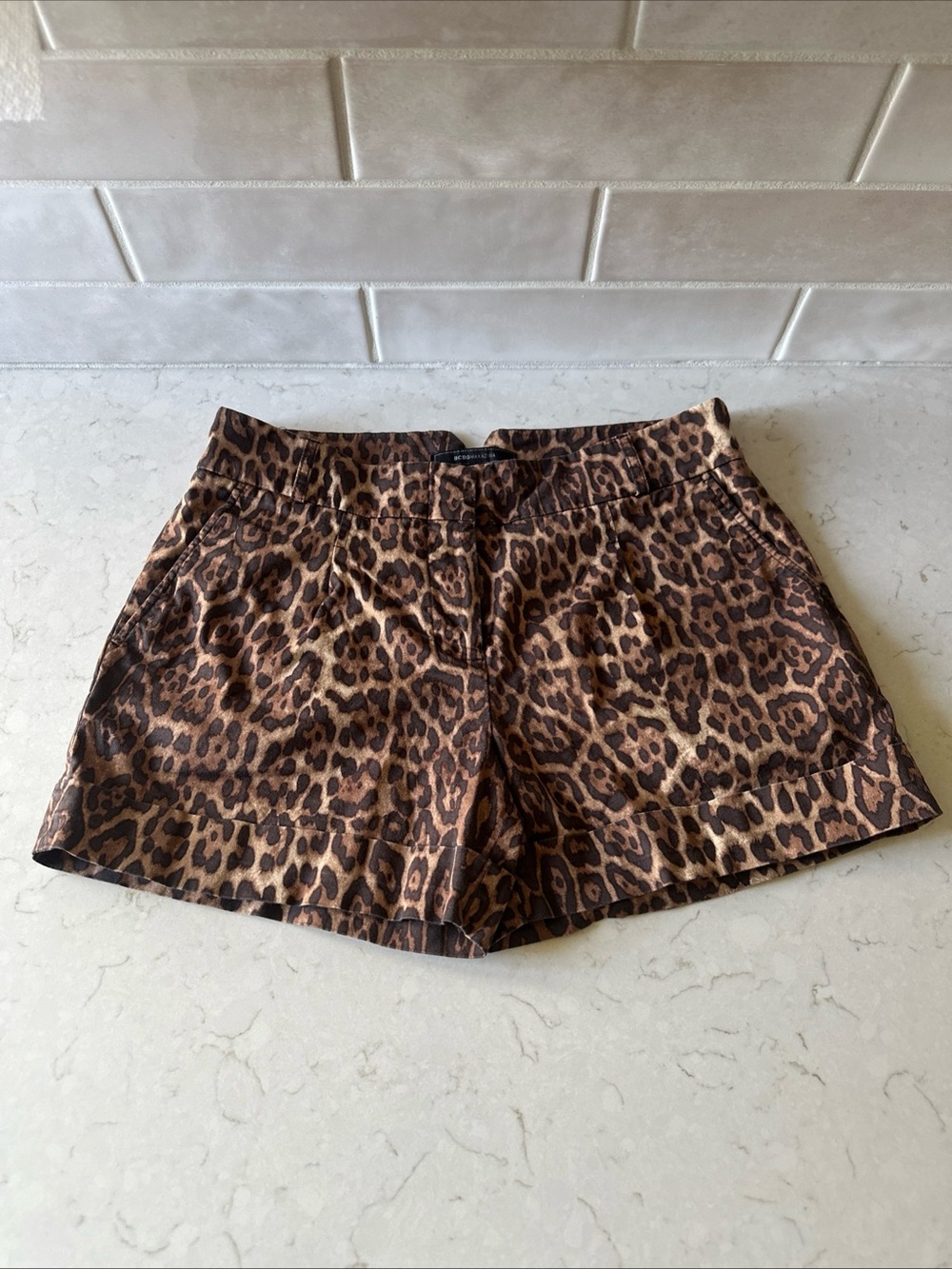 BCBG MAXAZRIA Cheetah Print Animal Print Shorts Size 06